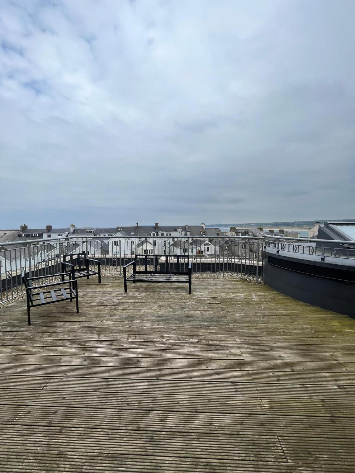 2 Ramore Ave Portrush Camera foto